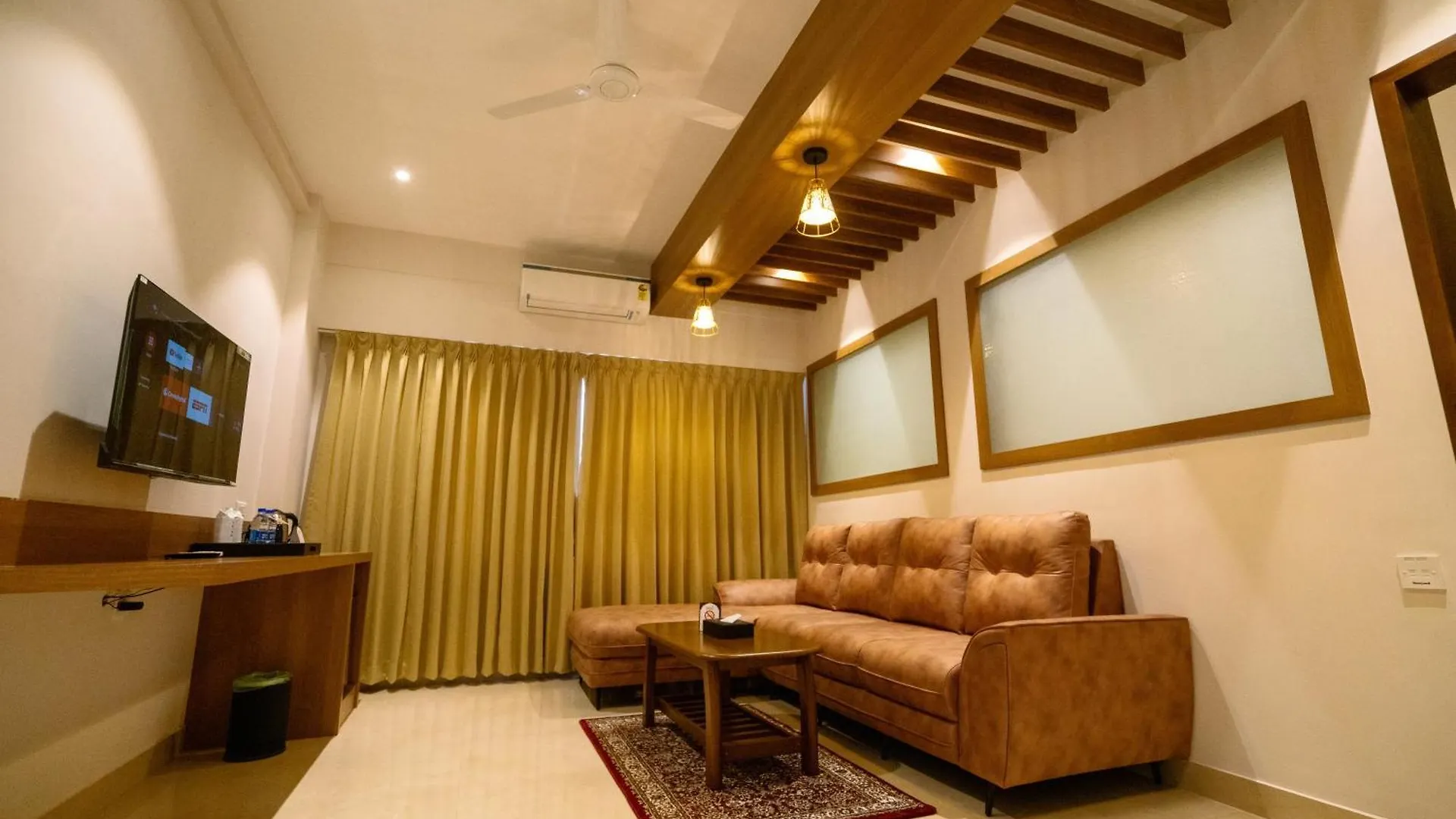 Hotel Grand Ajantha Putuppalli