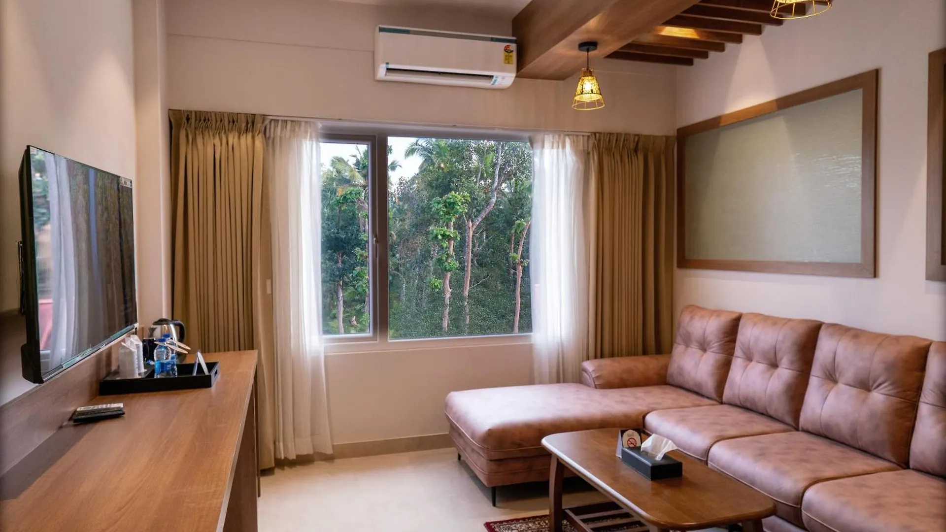 Hotel Grand Ajantha Putuppalli