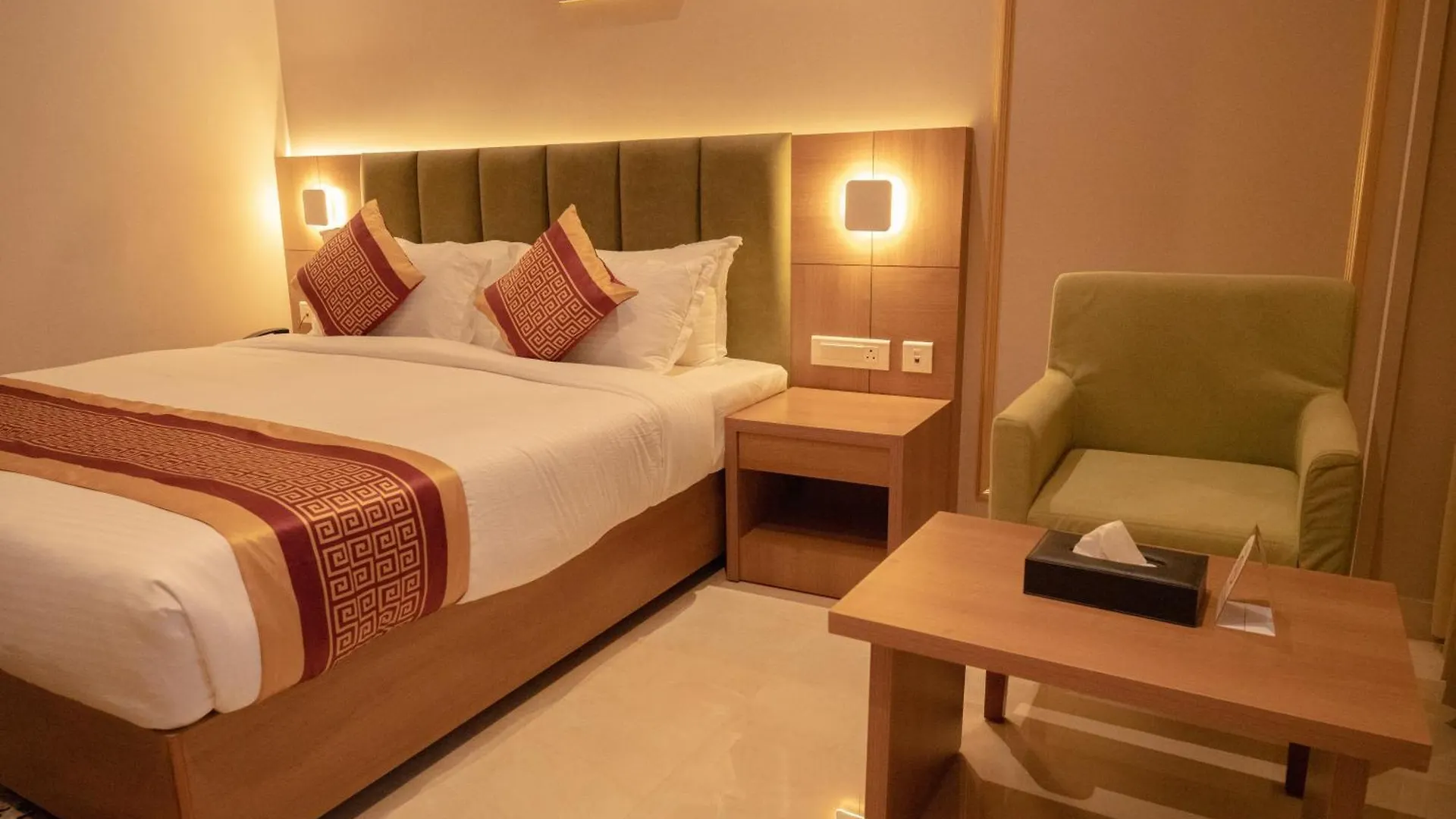 Hotel Grand Ajantha Putuppalli