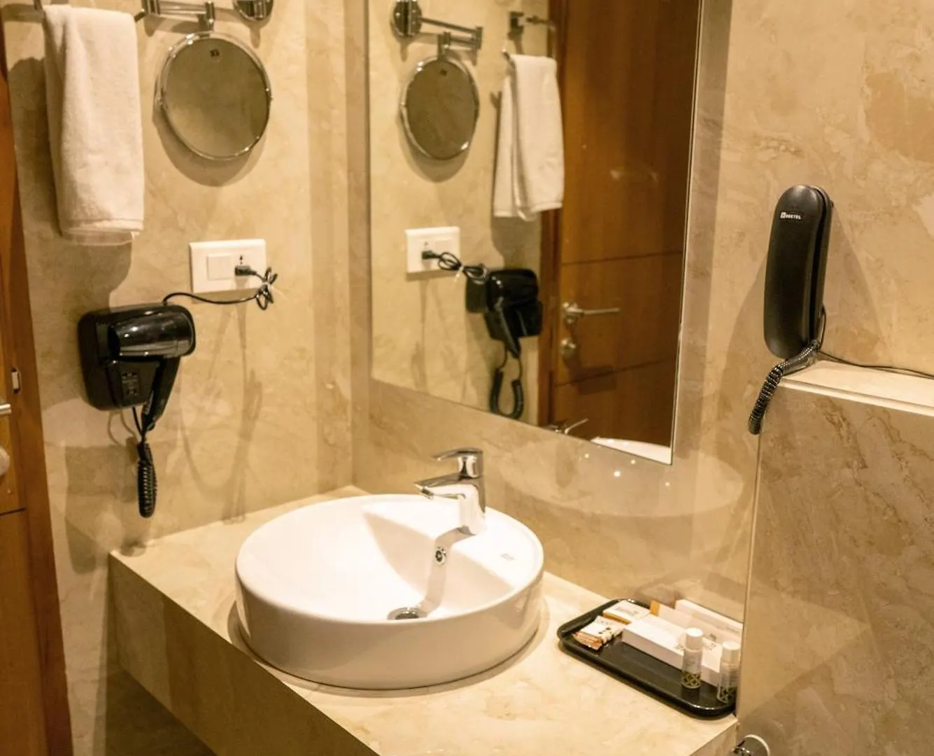 Hotel Grand Ajantha Putuppalli