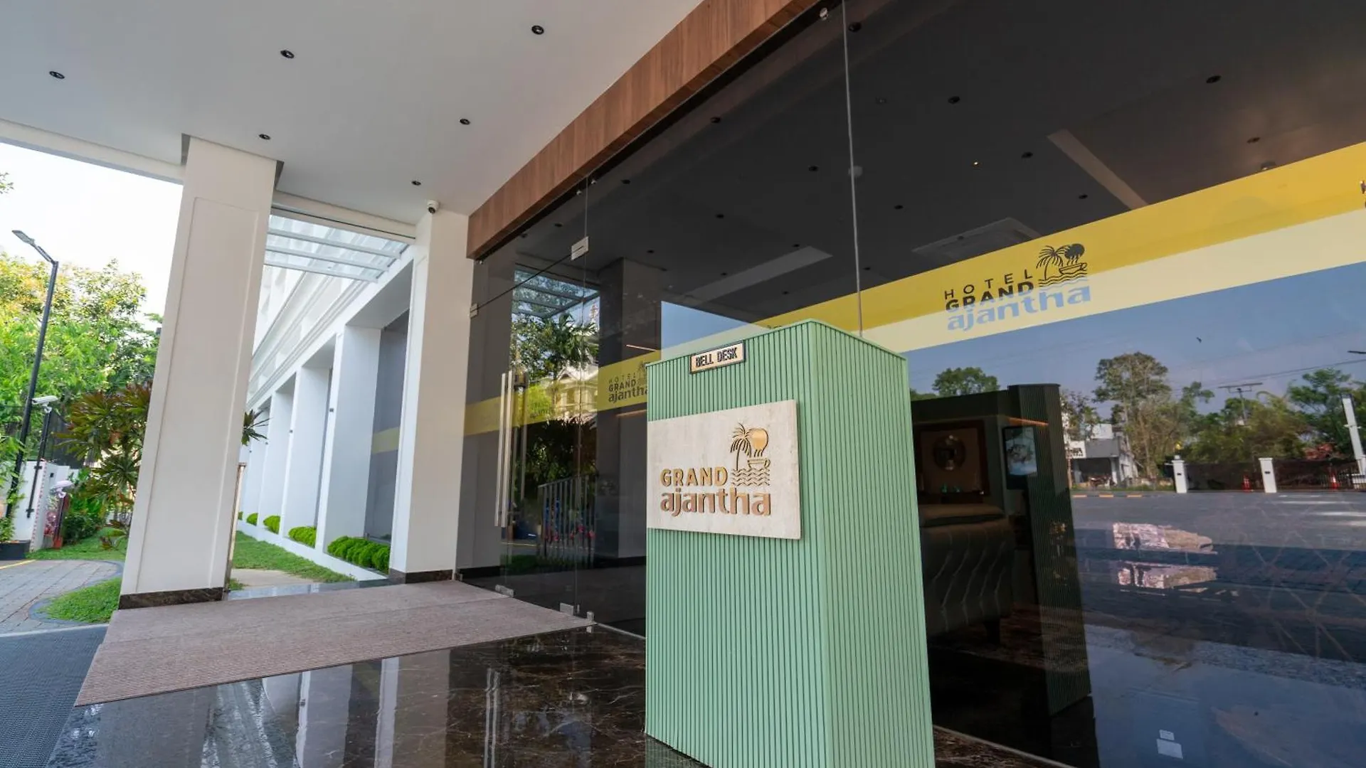 Hotel Grand Ajantha Putuppalli India